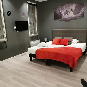  Appartement Gris - - Balneo-jaccuzi France